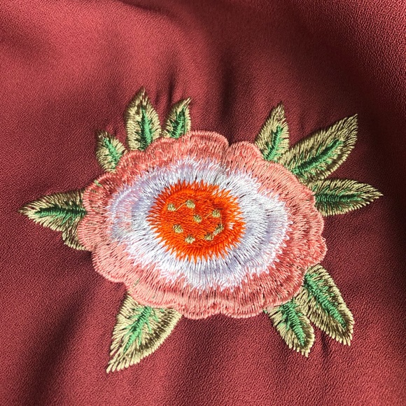 Speed Limit MPH Girls Off Shoulder Short Sleeve Blouse - Picture 5 of 6